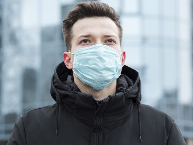 کسانی که علائم سرماخورگی دارند حتما ماسک بزنند