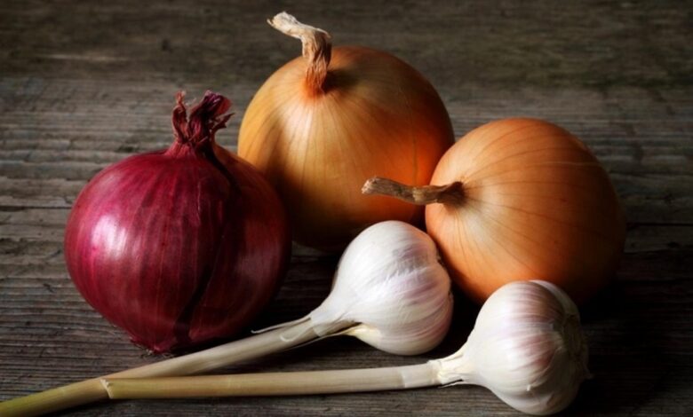چه کسانی سیر پیاز نخورند؟