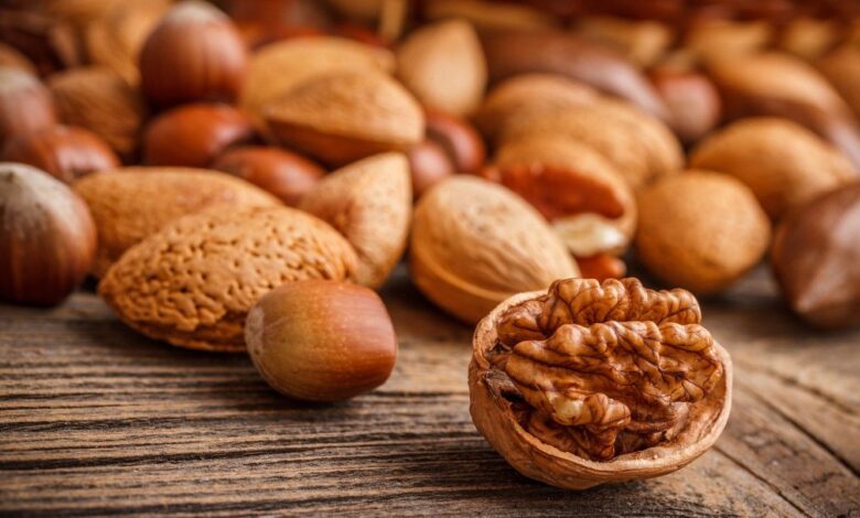 بدترین زمان برای مصرف آجیل شب است