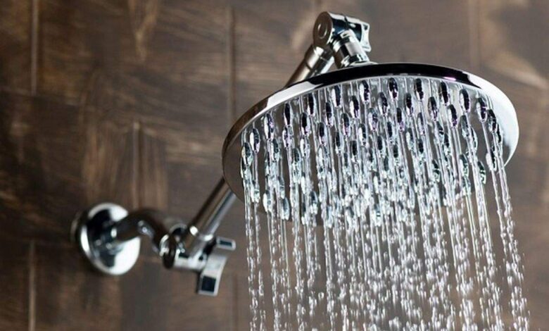 زیر دوش حمام آواز بخوانید