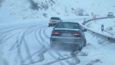 تهرانی‌ها از تردد در گردنه‌های برف‌گیر تهران خودداری کنند