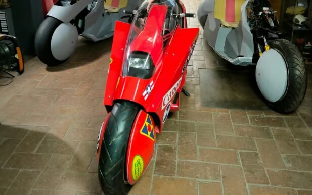 موتورسیکلتی است که در فیلم‌های آخرالزمانی دیده‌اید