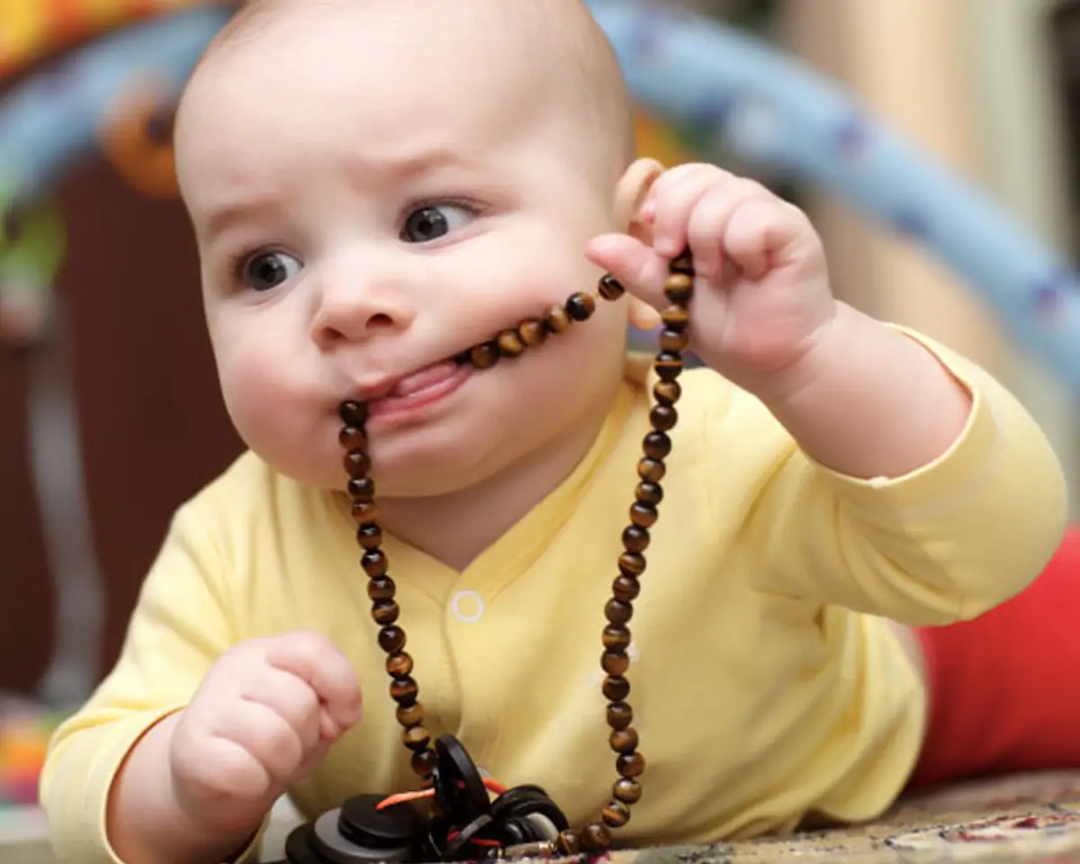 اقدامات اورژانسی در بلع اجسام توسط کودکان