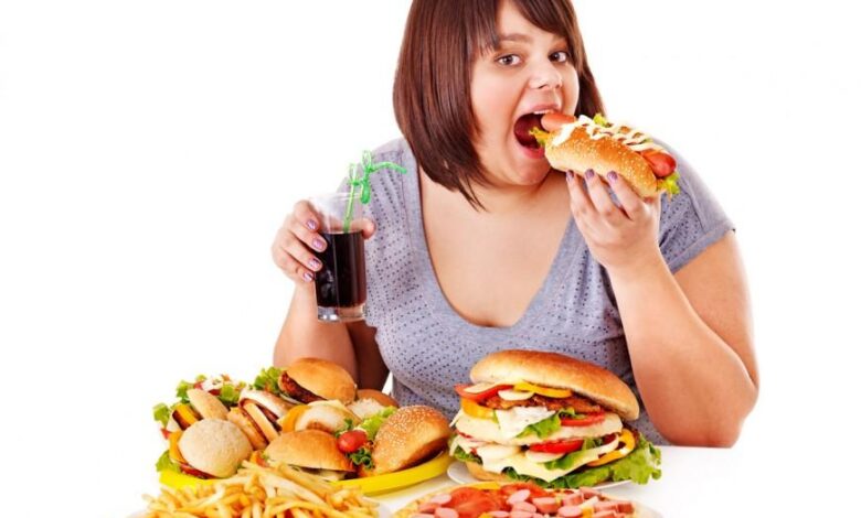 باعجله غذا نخورید به بدنتان آسیب می زنید