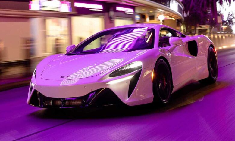 بحرین، مک لارن را خرید