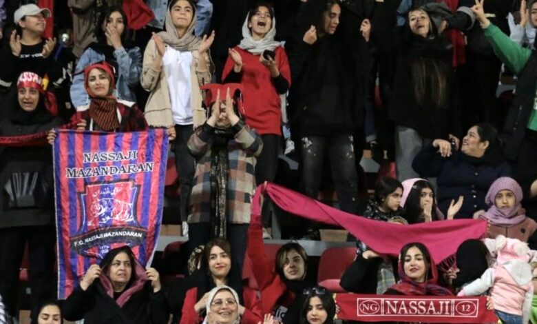 پرسپولیس و نساجی بدون حضور بانوان