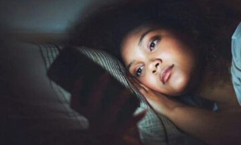 چگونه میتوان عادت استفاده از تلفن همراه قبل از خواب را ترک کرد؟