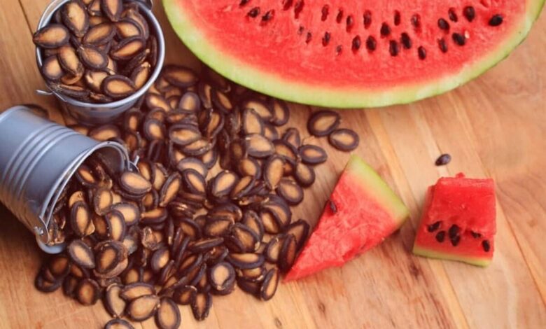 فایده تخم هندوانه برای سلامت استخوان ها