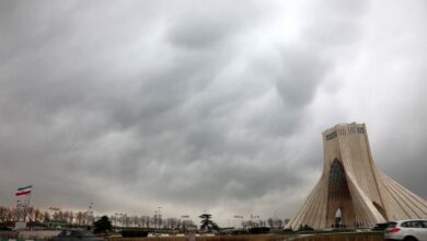 آسمان ابری و وزش باد