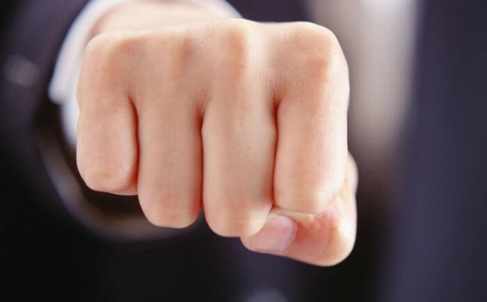 ضرب و شتم معلم زرندی