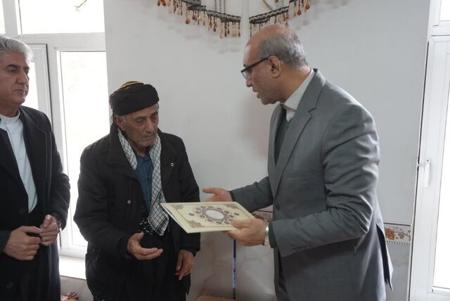 استاندار کرمانشاه: دولت چهاردهم با تمام توان پای حل مشکلات مناطق مرزی ایستاده است