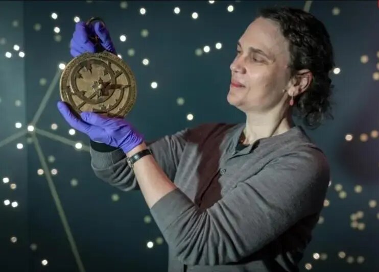 اسطرلاب هزار ساله در مغازۀ دست‌دوم‌فروشی! | عکس