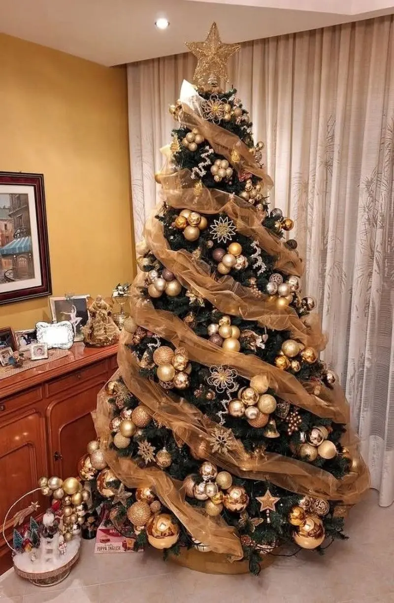 ایده درخت کریسمس | ۳۰ ایده تزیین درخت کریسمس از ساده تا لوکس و عروس پسند با مدل های جادویی و خیره کننده ترند ۲۰۲۶!