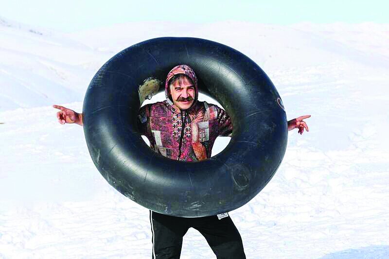 تصاویری از برف بازی در ارتفاعات ایران