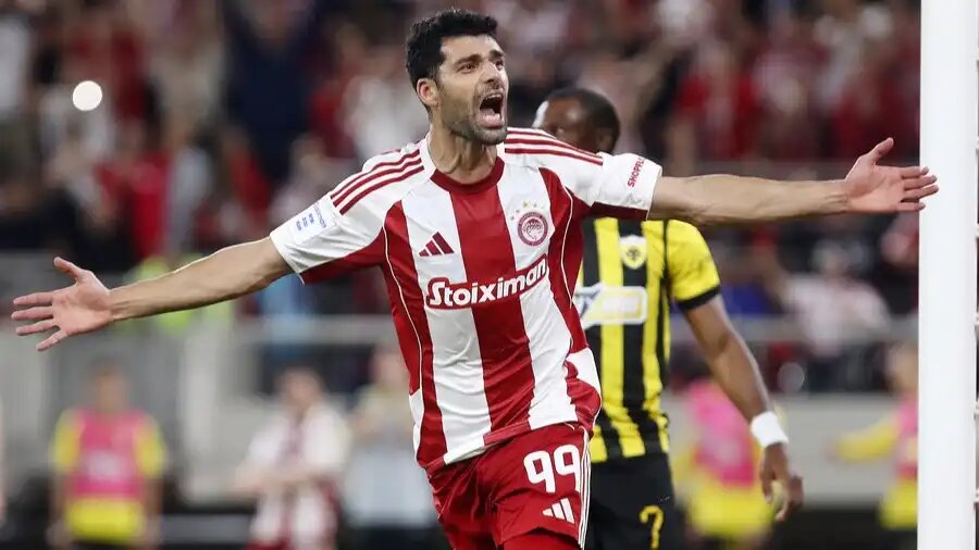 توصیه جالب یوفا به عاشقان پلیاستیشن؛ برد میخواهید، طارمی را بردارید