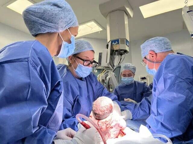 تولد نوزاد با رحم پیوندی از اهدا کننده متوفی