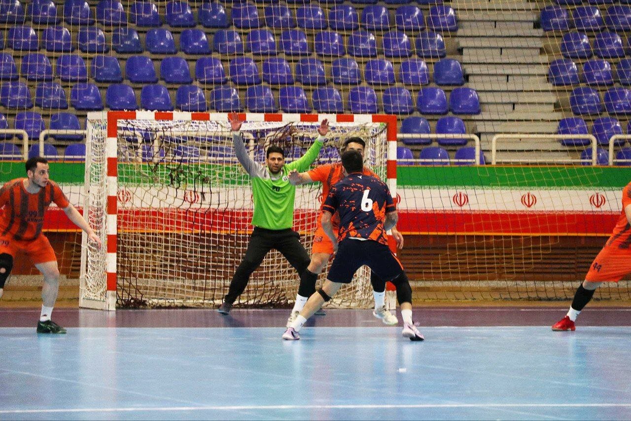 جدال‌های میلی‌متری برای صدرنشینی/ قعرنشینان به دنبال رهایی از سقوط