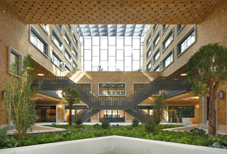 تنوع در فضای عمومی با گلخانه‌های شهری