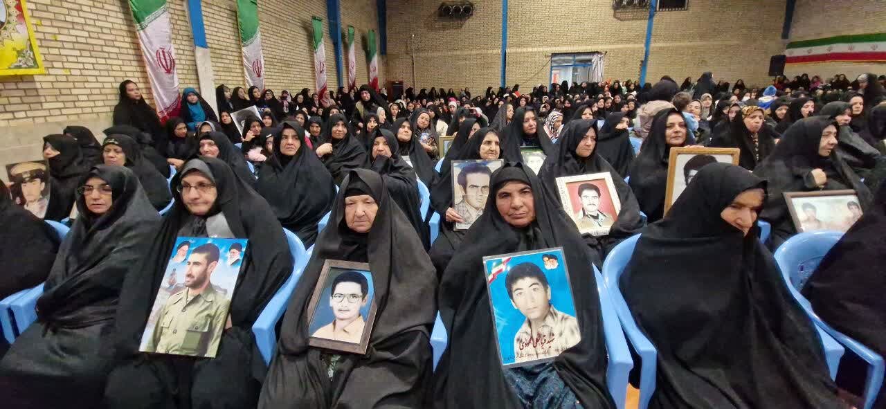 دفاع مقدس آزمون بزرگ مقاومت بود