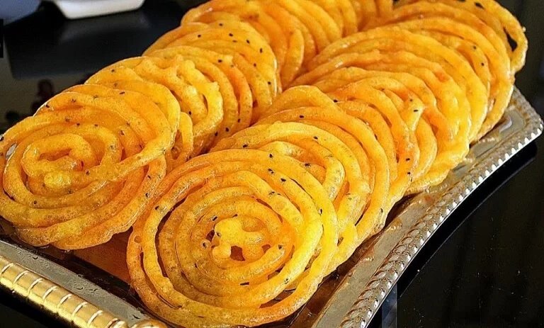 زولبیای قنادی ها را در خانه درست کنید