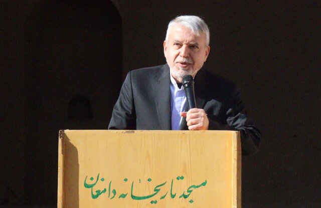 صالحی امیری تأکید کرد: صیانت هوشمندانه از تپه تاریخی حصار و مسجد تاریخانه دامغان