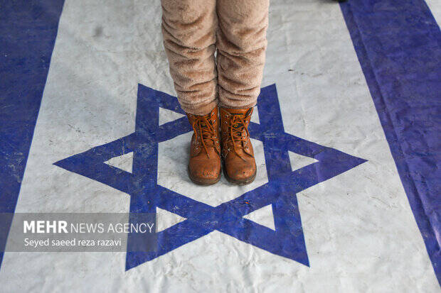 ملت ایران در سالی سخت طومار دشمن را پیچیدند!