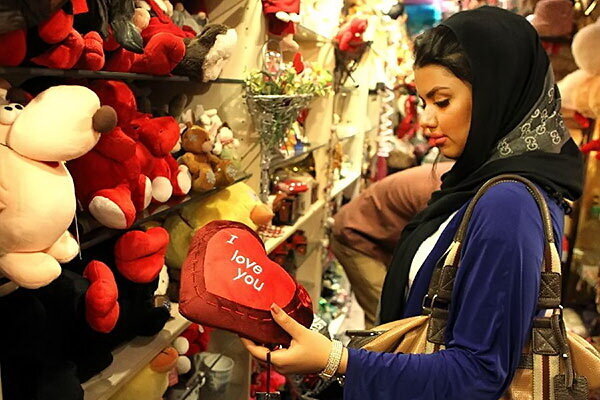 نسل سرگشته؛ رهاشده میان سپندارمذگان و زرق و برق ولنتاین